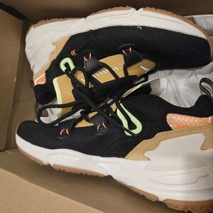 Nike THEIOTH Athletic Sneakers